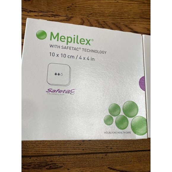 TWO BOXES (10 ITEMS) Mepilex Lite With Safetac Technology 10x10cm/4x4in 07/2020 - Picture 2 of 3